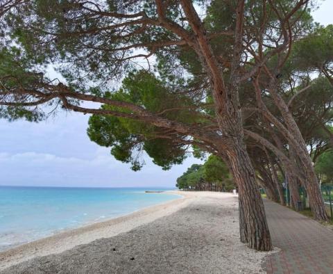 Einzigartiges Stadtgrundstück zum Verkauf in Fažana, 50 m vom Strand entfernt - foto 26