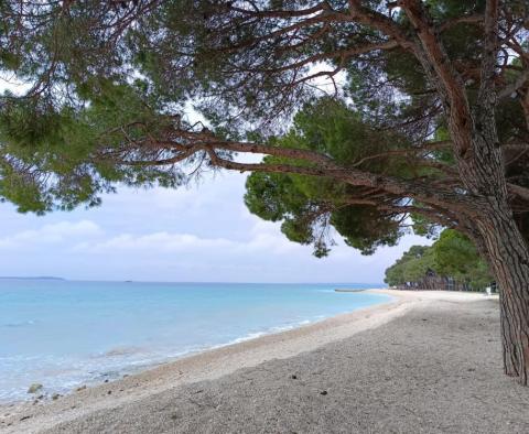 Einzigartiges Stadtgrundstück zum Verkauf in Fažana, 50 m vom Strand entfernt - foto 27