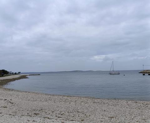 Einzigartiges Stadtgrundstück zum Verkauf in Fažana, 50 m vom Strand entfernt - foto 39