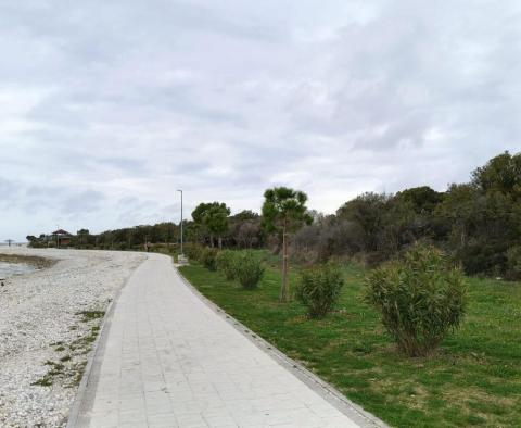 Einzigartiges Stadtgrundstück zum Verkauf in Fažana, 50 m vom Strand entfernt - foto 43