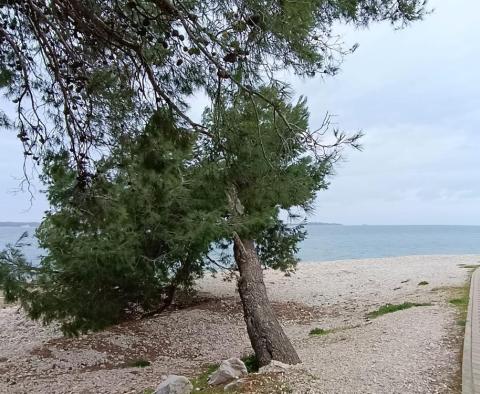 Einzigartiges Stadtgrundstück zum Verkauf in Fažana, 50 m vom Strand entfernt - foto 47