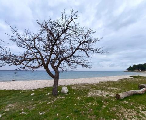 Einzigartiges Stadtgrundstück zum Verkauf in Fažana, 50 m vom Strand entfernt - foto 51