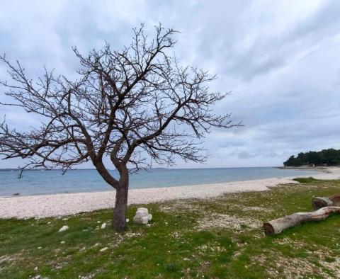 Einzigartiges Stadtgrundstück zum Verkauf in Fažana, 50 m vom Strand entfernt - foto 55