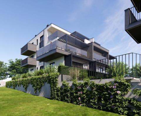 Bel appartement avec terrasse et vue dans un immeuble neuf à 100 mètres de la mer à Medulin - pic 6