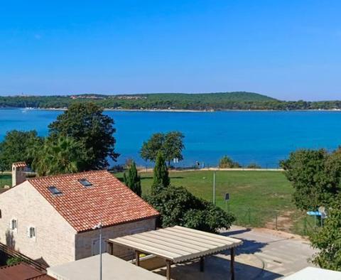 Bel appartement avec terrasse et vue dans un immeuble neuf à 100 mètres de la mer à Medulin - pic 13