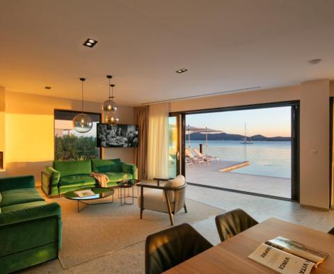 Magnificent 1st line modern villa by the beach in Zadar area - pic 21