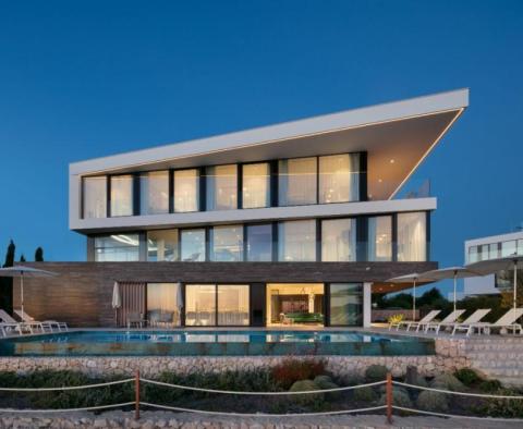 Magnificent 1st line modern villa by the beach in Zadar area - pic 32