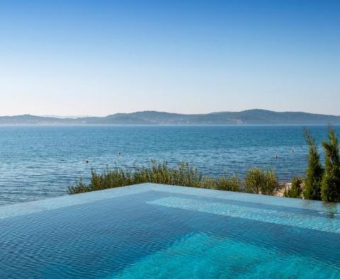 Magnificent 1st line modern villa by the beach in Zadar area - pic 37