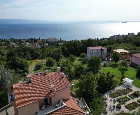 Mehrfamilienhaus von 700 m2 mit Schwimmbad in Lovran + 6000 m2 Grundstück mit einem Projekt für ein Wellness-Resort mit 28 Zimmern - foto 7