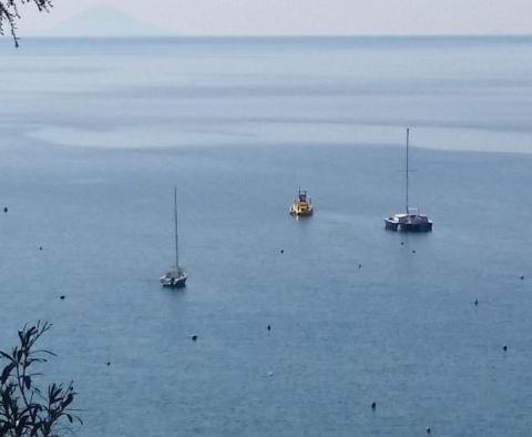 Terrain urbanisé à Rabac avec une vue imprenable sur la mer, à seulement 350 mètres de la mer - pic 2