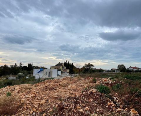 Trois villas de luxe dans le quartier Kastelir de la région de Porec, vue lointaine sur la mer - pic 7