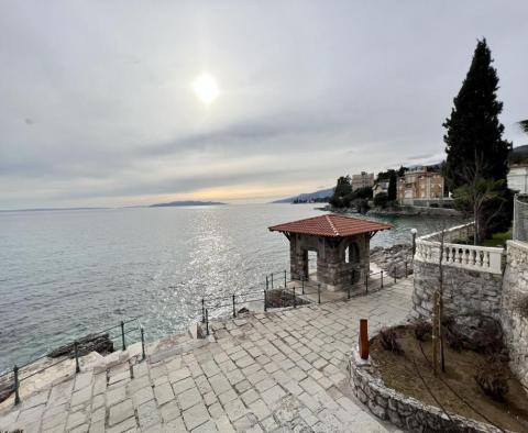 Perfect luxury apartment in a 4**** residence on the 1st line to the sea in Opatija - pic 2