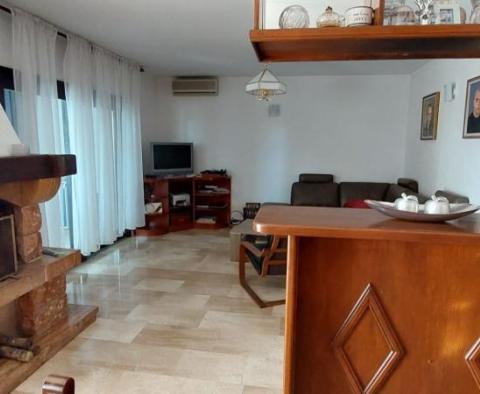 Apartament z tarasem i widokiem na morze na wyspie Krk - pic 10