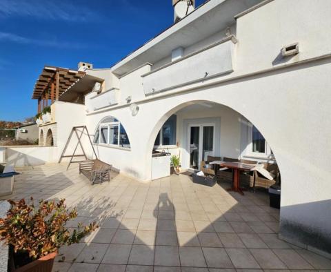 Apartment mit Terrasse und Meerblick auf der Insel Krk - foto 4