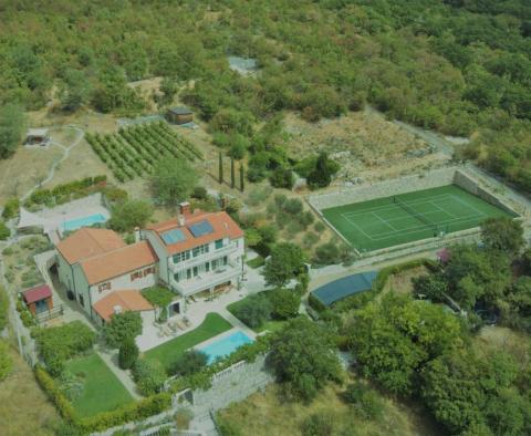 Fantastic estate in Bribir, Vinodolska Općina on 4646 sq.m. of land, with tennis terrain and pool - pic 3