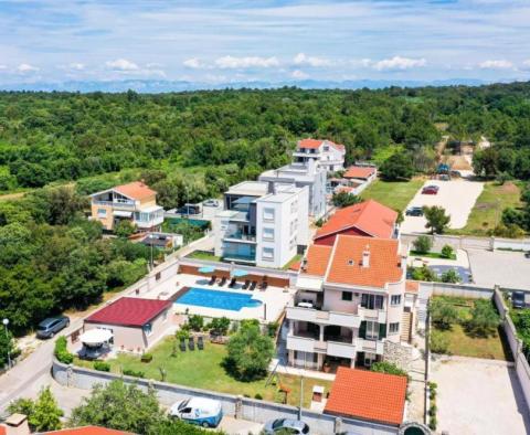 Wunderschönes touristisches Anwesen mit 5 Apartments in Kozino, Zadar - foto 3