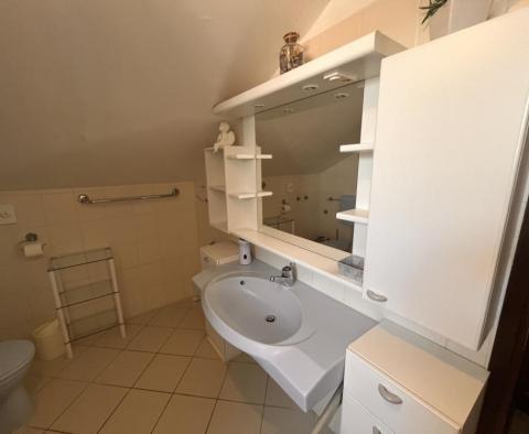 Dom apartamentowy z 4 apartamentami i widokiem na morze w Crikvenicy, 400 metrów od morza, z niesamowitym widokiem na morze - pic 23