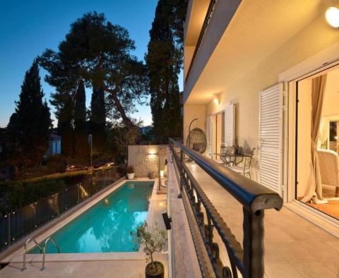 Exceptional classical style villa in Split, with swimming pool and wonderful sea views - pic 2