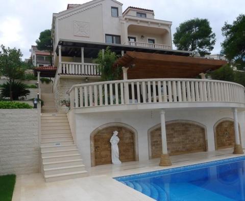 Magnifique villa de style Saint-Jean-Cap-Ferrat en bord de mer avec piscine et possibilité d'amarrage ! - pic 9