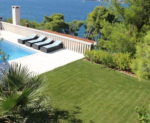 Magnifique villa de style Saint-Jean-Cap-Ferrat en bord de mer avec piscine et possibilité d'amarrage ! - pic 10