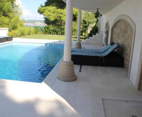 Magnifique villa de style Saint-Jean-Cap-Ferrat en bord de mer avec piscine et possibilité d'amarrage ! - pic 12