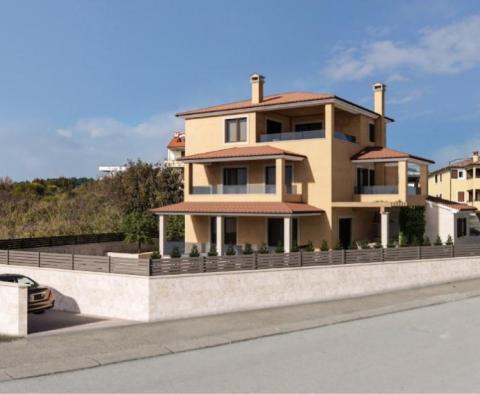 Villa neuve avec piscine à Premantura à l'entrée du parc naturel de Kamenjak - pic 3