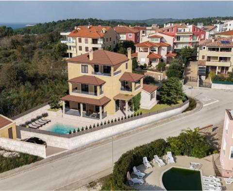 Villa neuve avec piscine à Premantura à l'entrée du parc naturel de Kamenjak - pic 2