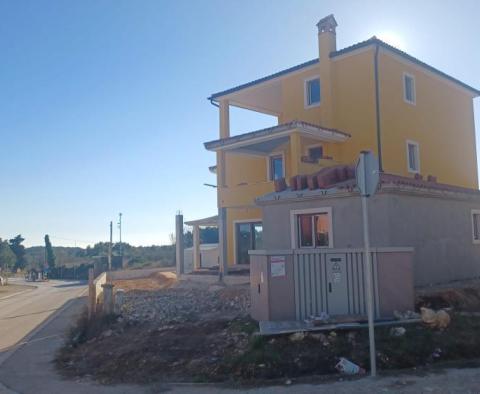 Villa neuve avec piscine à Premantura à l'entrée du parc naturel de Kamenjak - pic 31