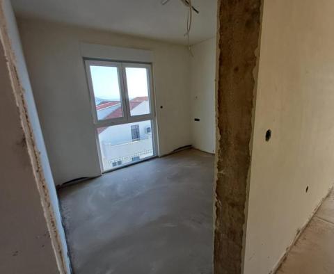 Nowy kompleks apartamentów na sprzedaż na Ciovo, 200 metrów od morza - pic 13