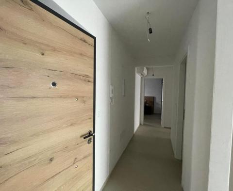 Nowy nowoczesny kompleks 6 apartamentów na sprzedaż w Medulin 150 metrów od morza - pic 30