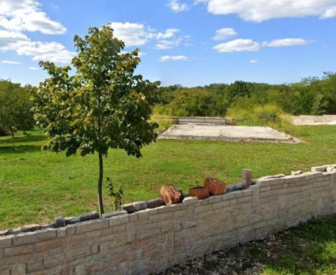 Land plot in Gračišće, with building permit for villa and started construction - pic 8