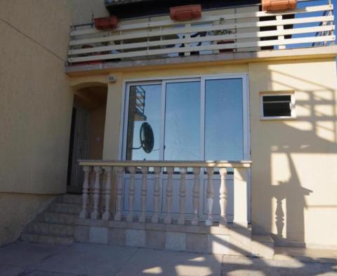 House of 5 apartments in Barbat na Rabu, Rab, 300m from the sea - pic 16