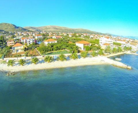 Neuer außergewöhnlicher Apartmentkomplex in der Gegend von Trogir – niedrige Preise! - foto 6