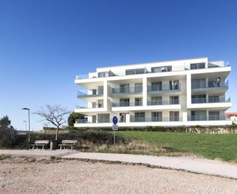 Luxury 2-bedroom apartment in Povljana, Pag, on the 1st line to the sea - pic 4