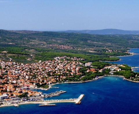 Terrain constructible à 80m de la mer à Supetar, île de Brac - pic 3