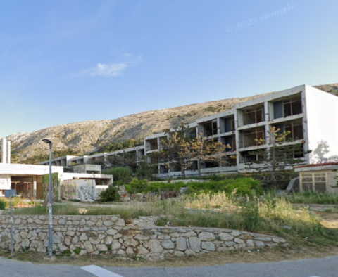 Gorgeous 1st line hotel for renovation on Pag peninsula - pic 21