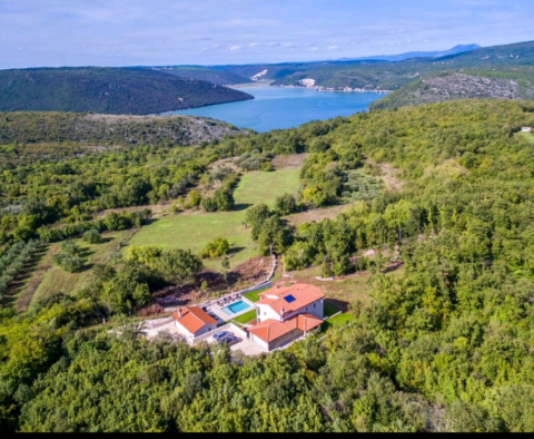 Luxury villa in Rakalj, Marčana area 2,5 km from the sea - pic 10