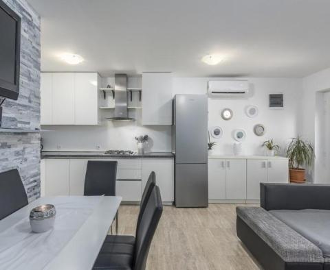 Okouzlující apartmán se 2 ložnicemi v Novigradu na Istrii - pic 5