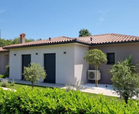 Une impressionnante villa neuve avec piscine dans un excellent emplacement dans la région de Labin - pic 22