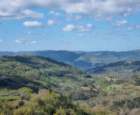 Fantastic estate in Buzet with 4 residential buildings and one business-residential building, open view of nature and the lake - pic 2