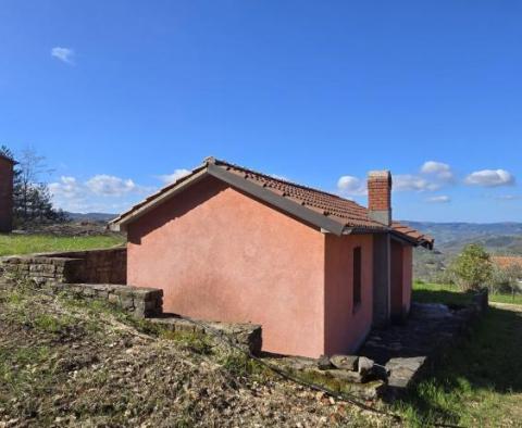 Fantastic estate in Buzet with 4 residential buildings and one business-residential building, open view of nature and the lake - pic 10