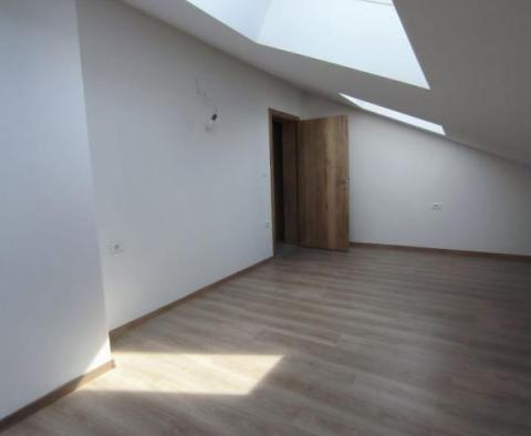 Penthouse with sea views in Premantura, Medulin - pic 31