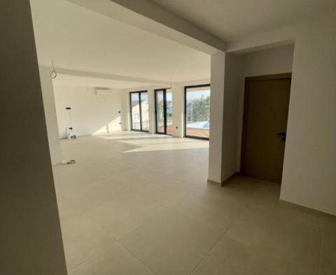 Neue moderne Villa in Stara Novalja, Halbinsel Pag, 100 m vom Meer entfernt - foto 10