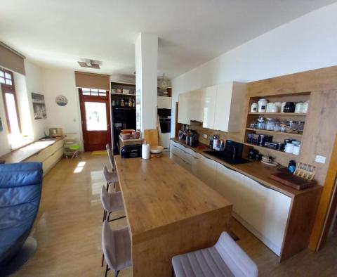 Appartement au premier rang dans le centre d'Opatija - pic 4