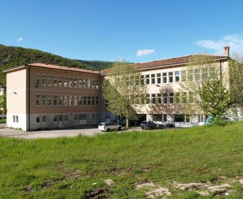 Solid commercial building in Raša, between Pula and Labin - pic 2