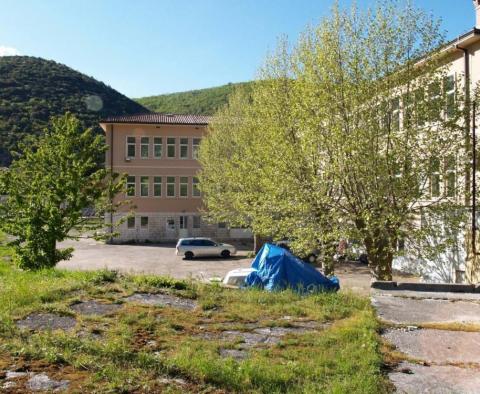 Solid commercial building in Raša, between Pula and Labin - pic 3