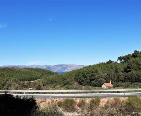 Agricultural land plot for sale 24.000 sqm with a 60 sqm stone object in Jelsa area on Hvar island - pic 8