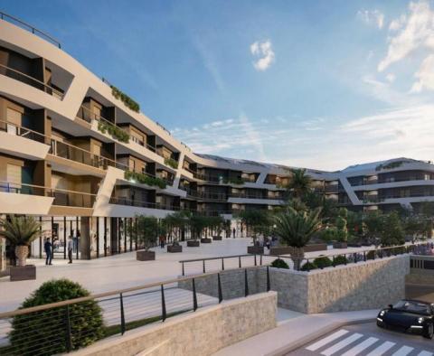 Penthouse en duplex luxueux de trois chambres à Porec, à 150 m de la mer ! 