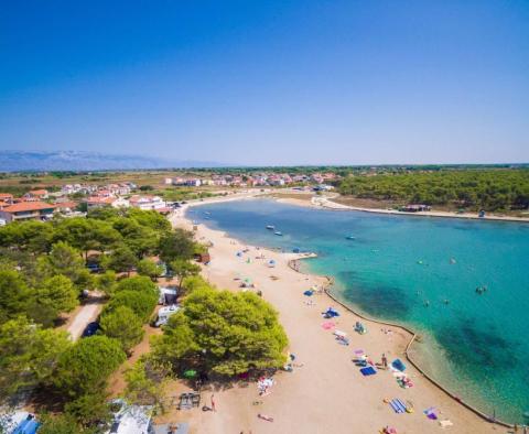 Terrain constructible dans la région de Zadar, à 90m de la mer seulement 