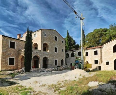 Magnificent stone villa in Rovinj area 